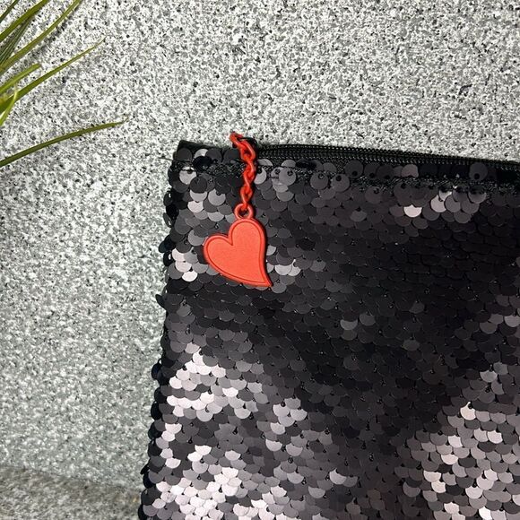 Betty Boop x Ipsy October 2019 Glam Bag Ultimate Makeup Bag  - Limited Edition - Picture 3 of 6